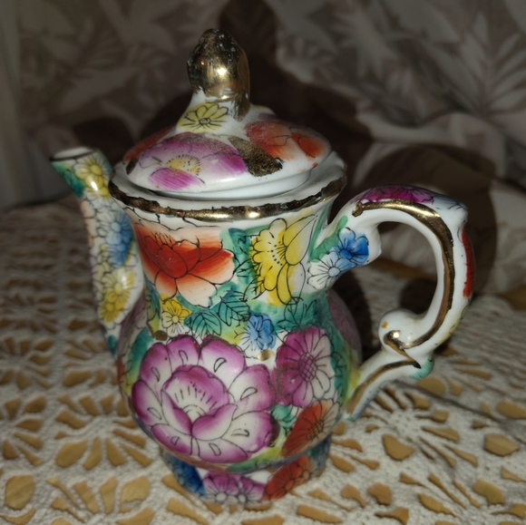VTG Rose Teapot - Picture 1 of 4
